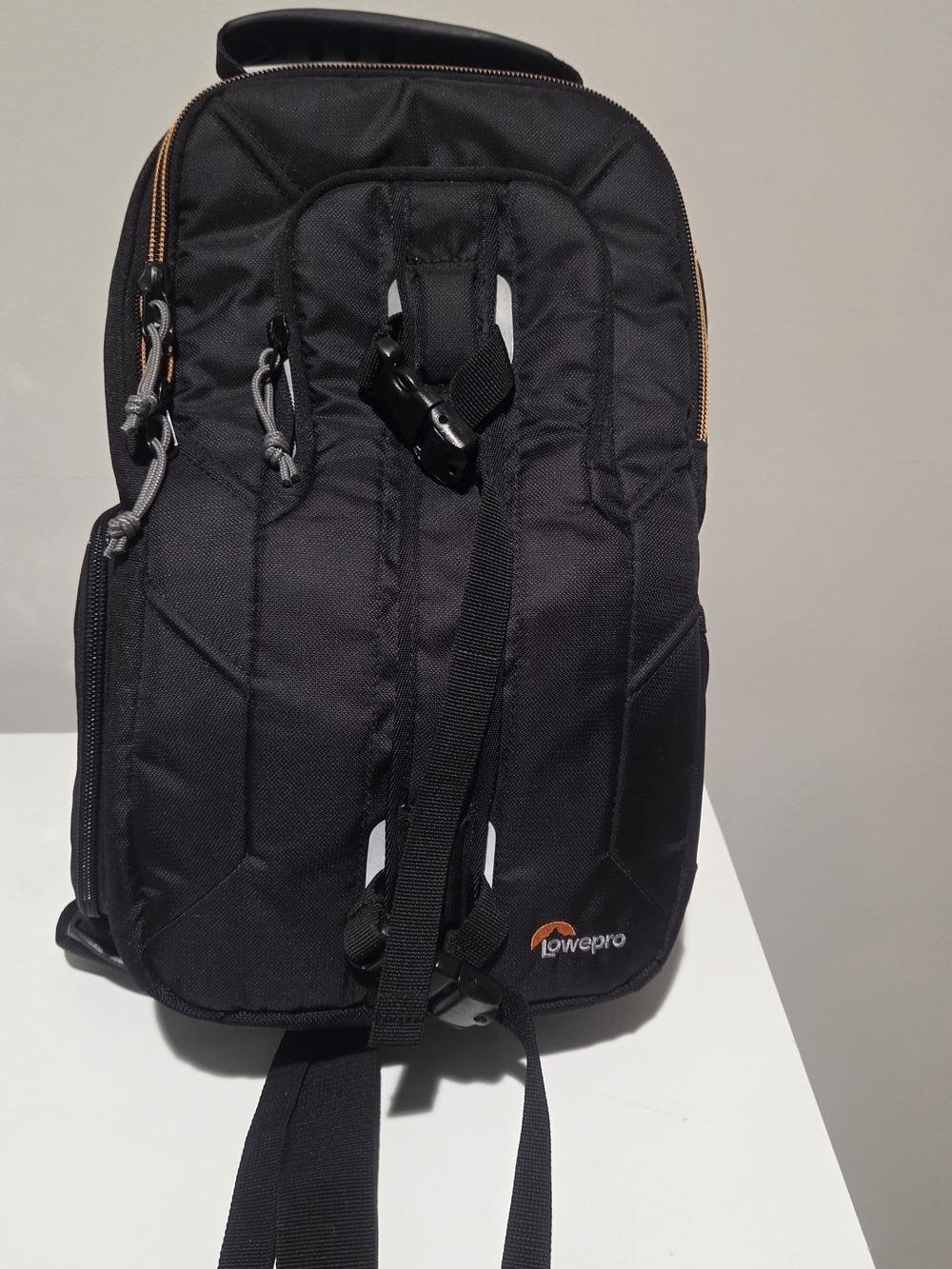 Lowepro Slingshot Edge 150 AW Camera Sling Bag - Excellent Condition